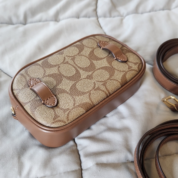 Coach Signature Belt Bag In Colorblock Signature Canvas - Picture 6 of 11